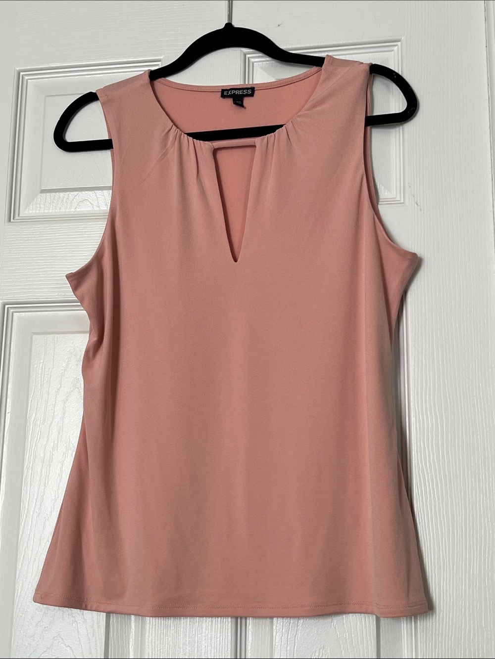 Express Sleeveless V-Notch Camisole - Dusty Pink